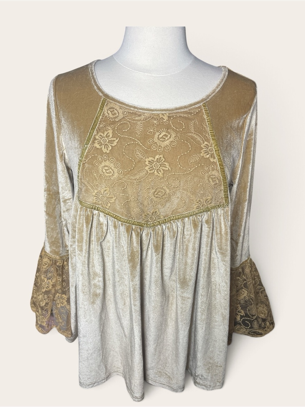 POL Velvet Lace-Inset Long Sleeve Peasant Top in Gold Small Oversized
